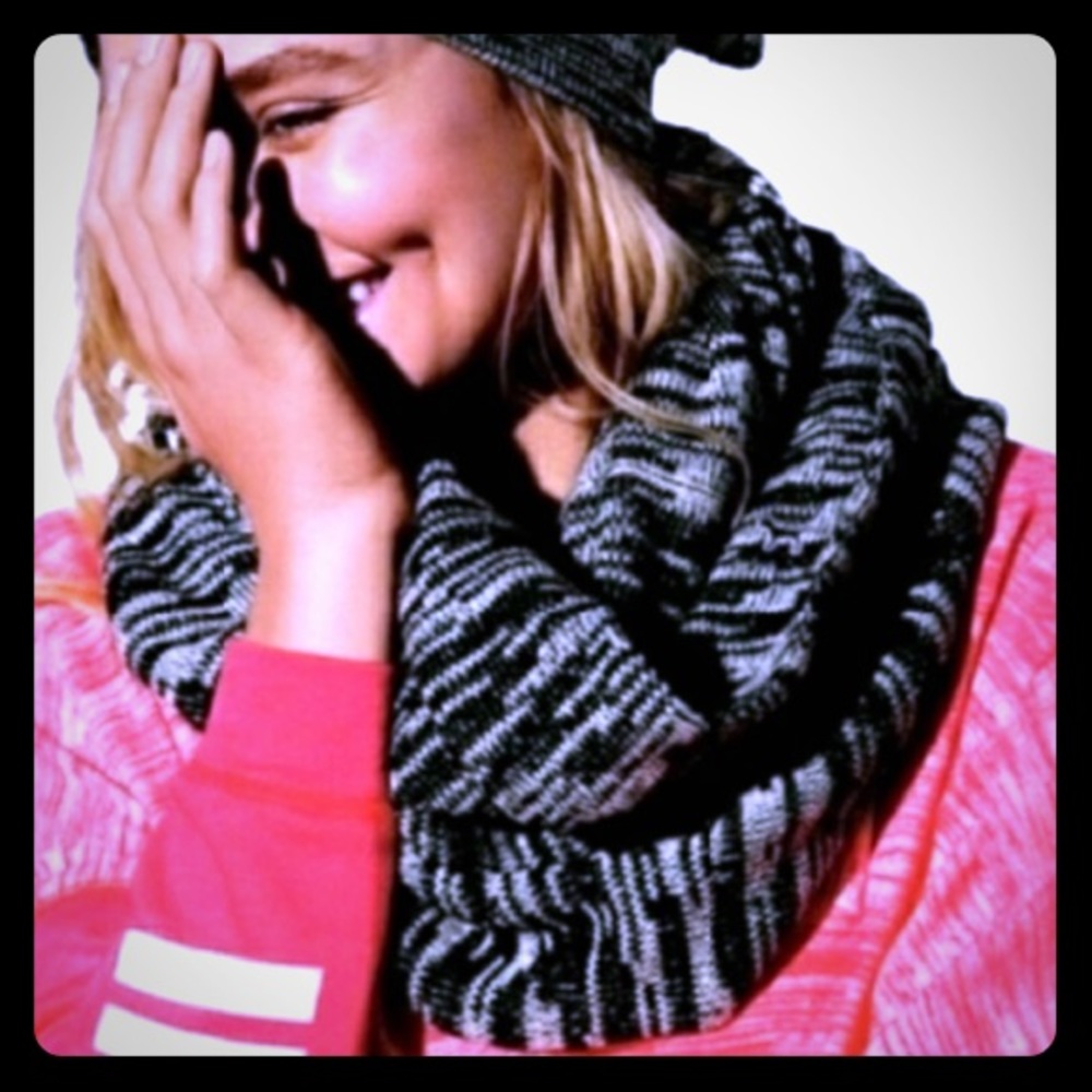 🖤VS-PINK💗Infinity Scarf💜Black Marl💖NWT/NIP💝